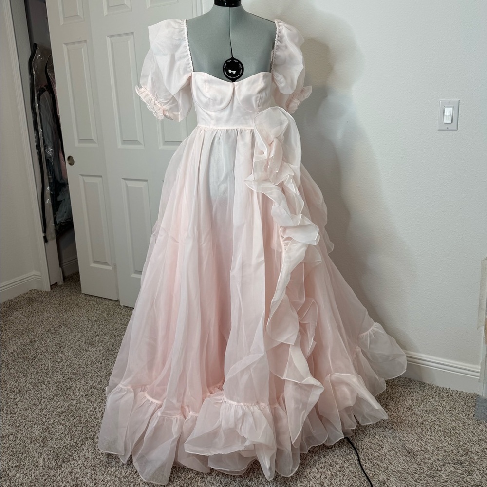 Selkie Peach Fuzz in Bloom Bridal Gown (NWT)